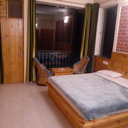 White Water Inn Mcleodganj Дхарамсала Екстериор снимка